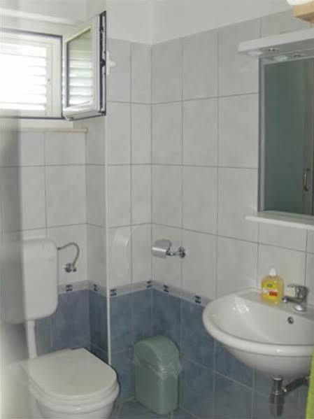 Apartments Mazuran Đảo Hvar Ngoại thất bức ảnh