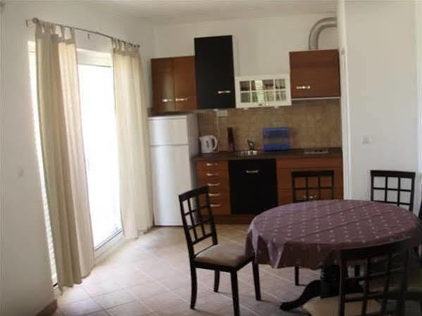 Apartments Mazuran Đảo Hvar Ngoại thất bức ảnh